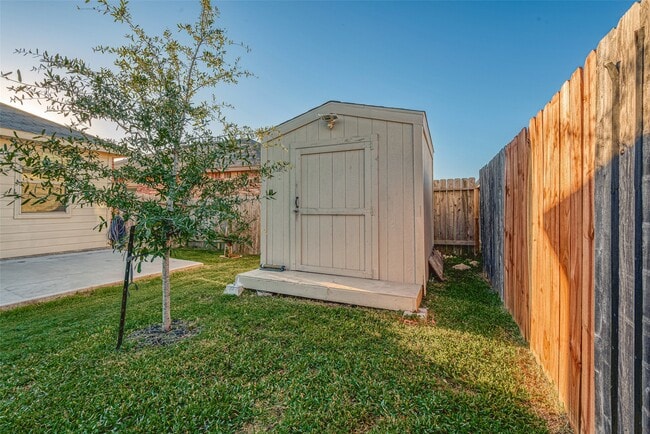 Building Photo - 5207 Chester Springs Ln