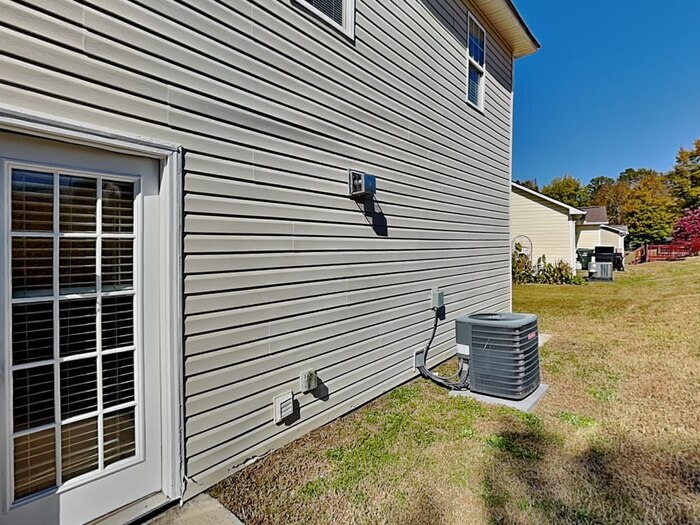 Building Photo - 1216 Bicycle Ct