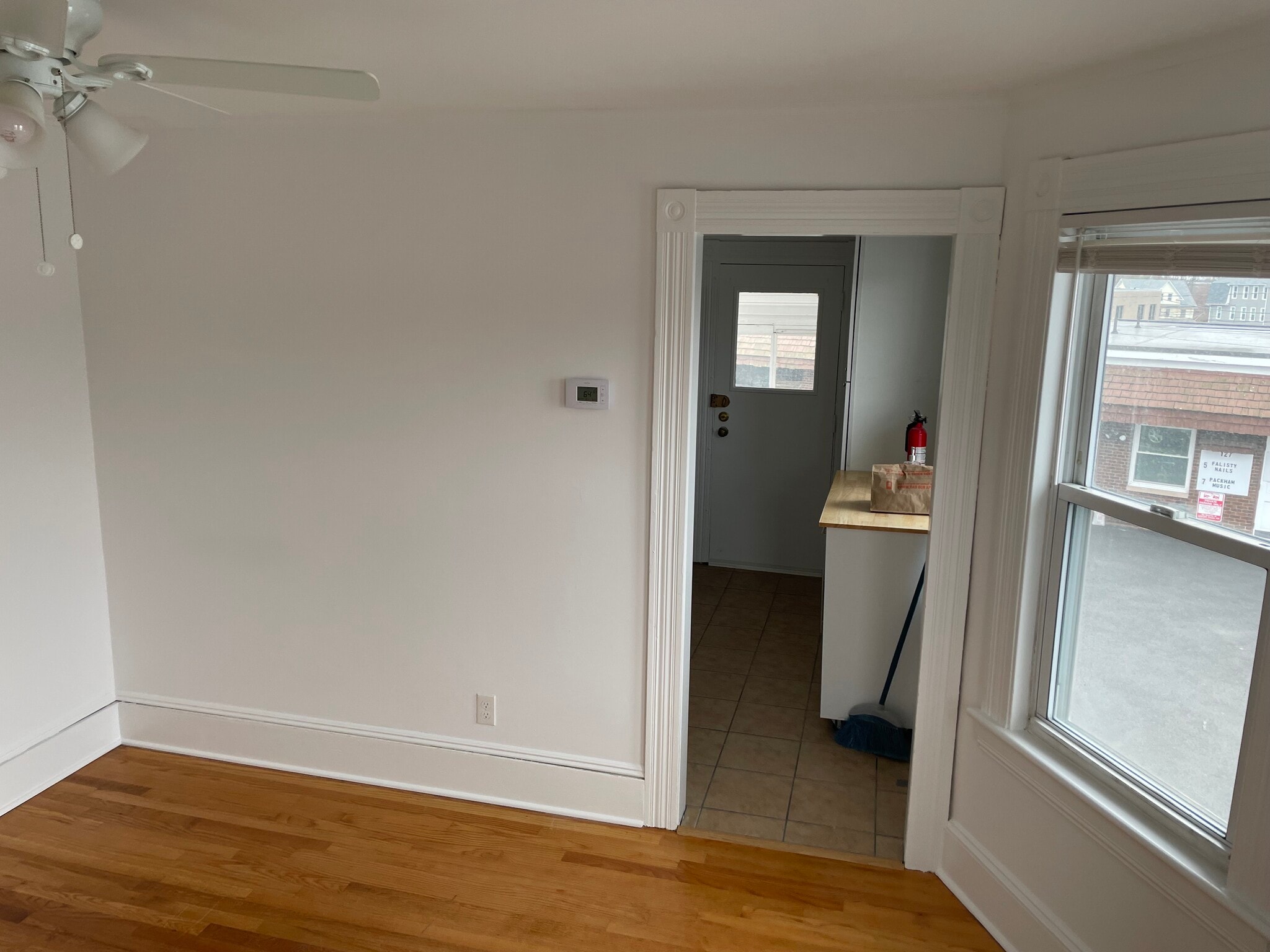 Building Photo - 125 Tunxis Hill Rd