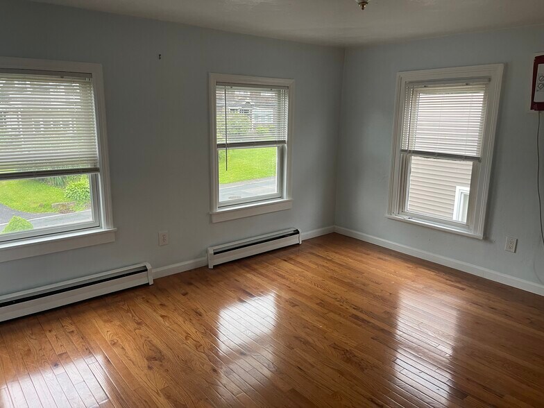 Bedroom 2, part 2 - 39 Upper Croton Ave