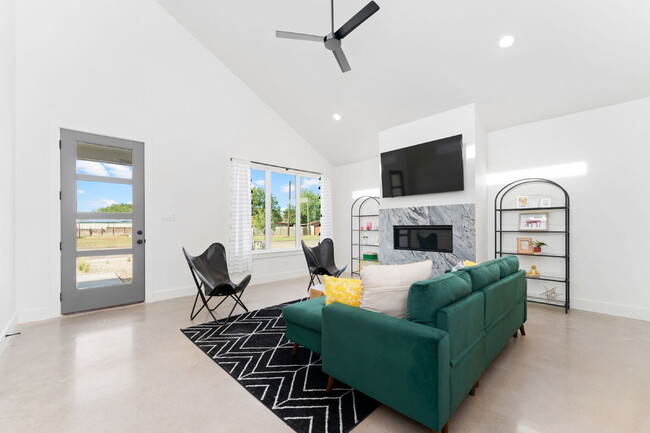 Building Photo - Pre-Leasing Fall of 2026!! Luxury Homes!!