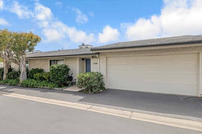 Building Photo - 6789 Shearwater Ln