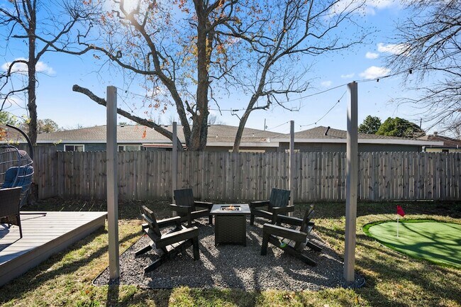 Building Photo - 3814 Seabrook St
