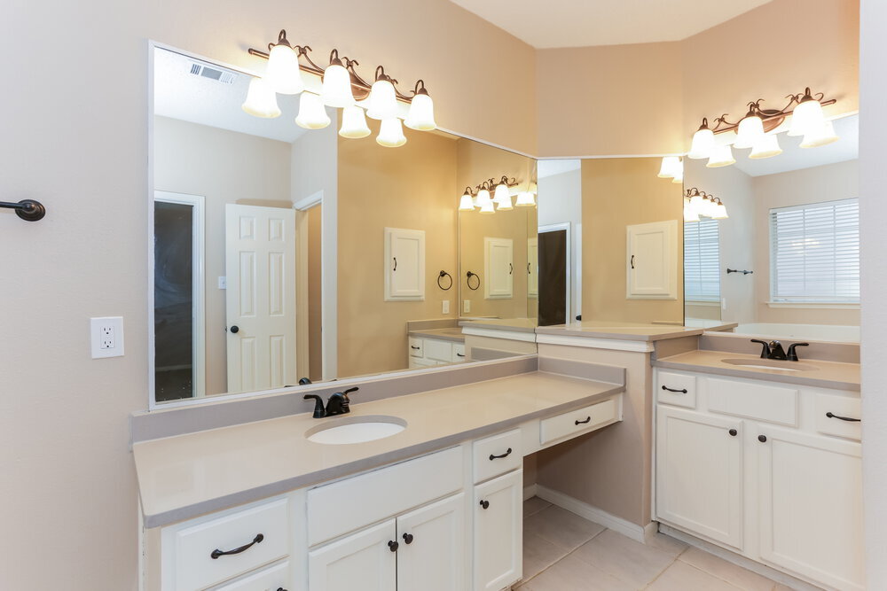 Building Photo - 1510 Lost Creek Dr