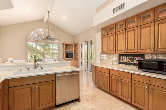 Building Photo - 10126 E Cochise Dr