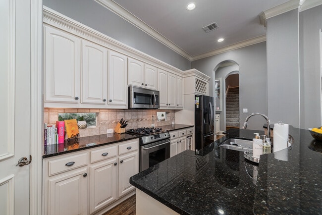 gas cooktop - 4003 Wycliff Ave