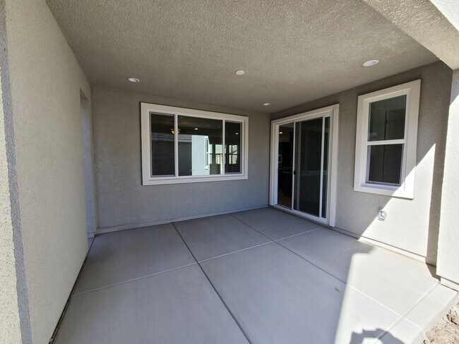 Building Photo - Stunning 4 Bedroom, 3 Bath Mountain house Home W/ Solar