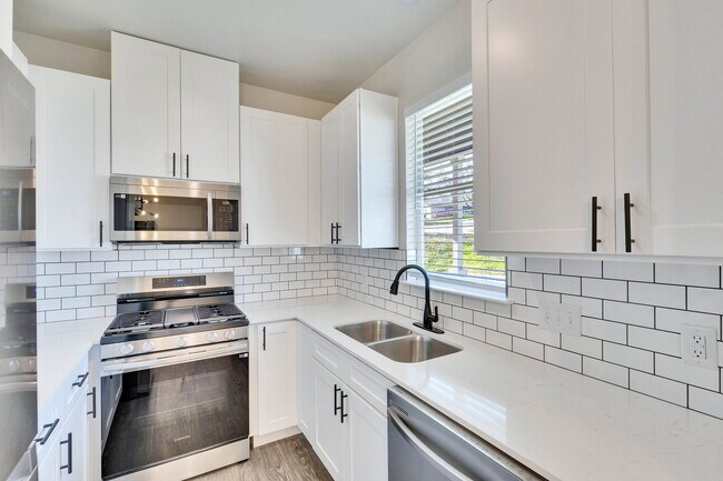 Building Photo - 3201 Jack Cook Dr