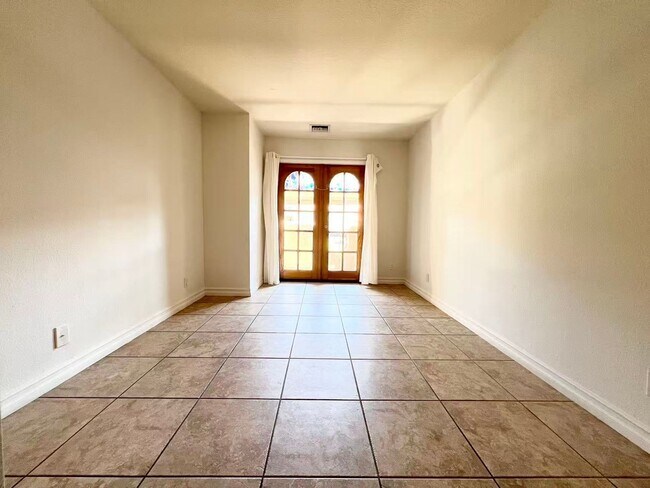 Building Photo - 4069 Nook Way