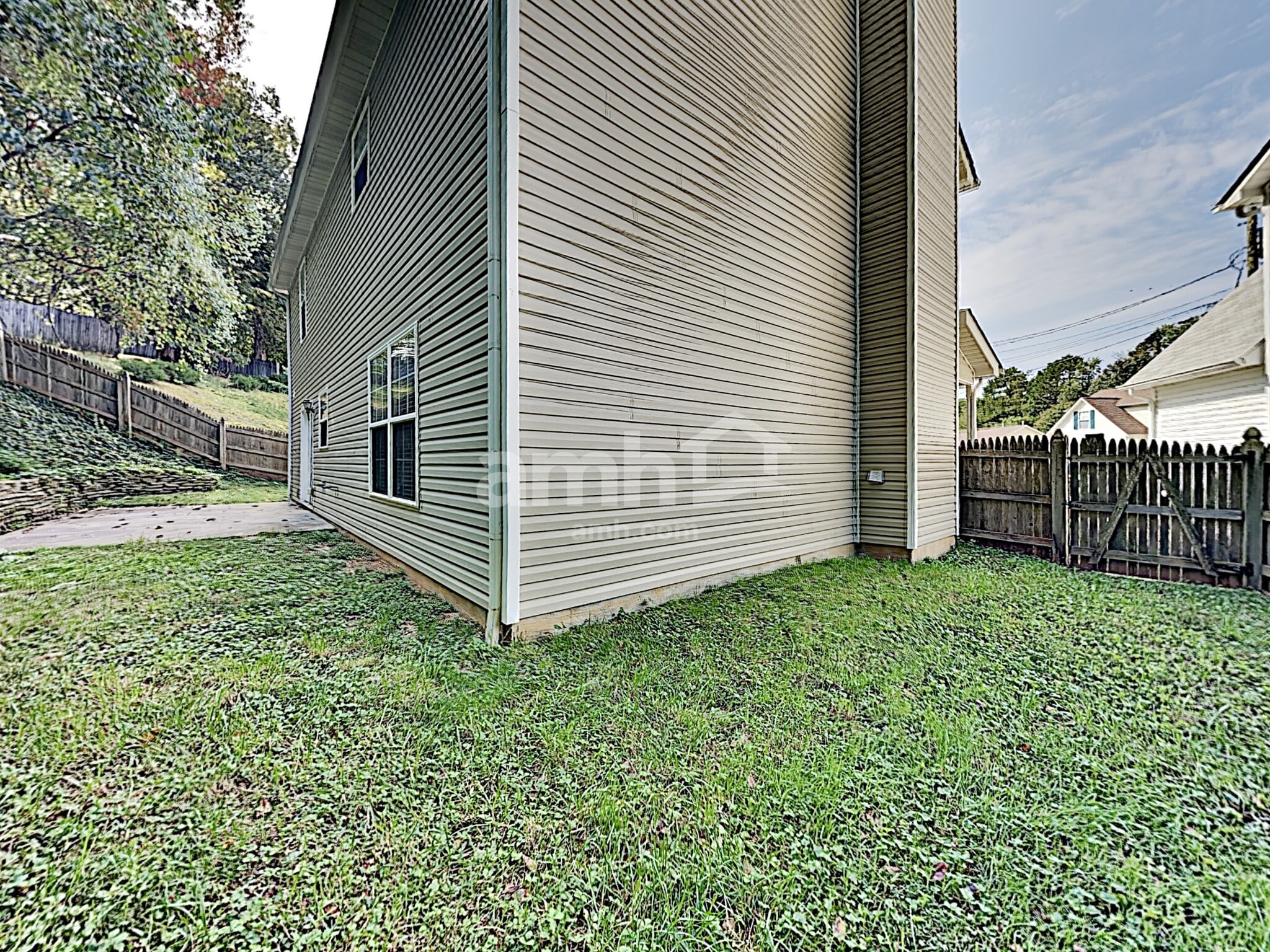 Building Photo - 1405 Randall Park Dr