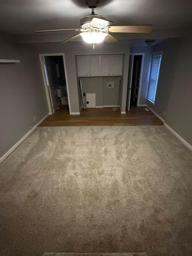 Building Photo - 346 Main St