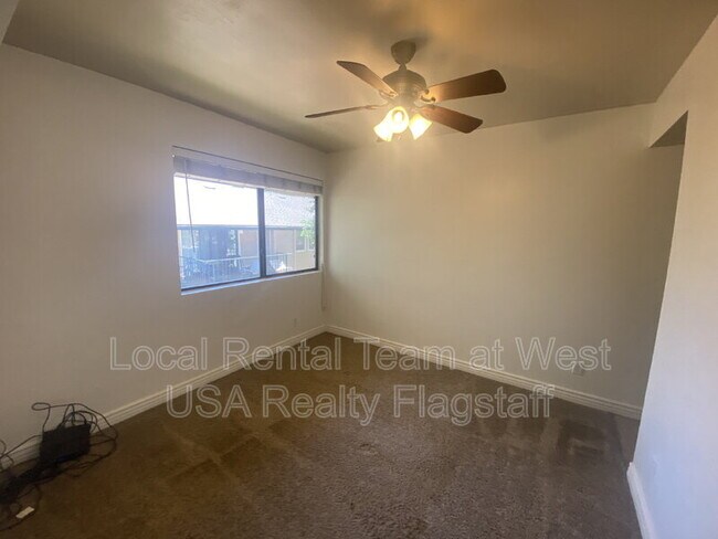 Building Photo - 3200 S Litzler Dr