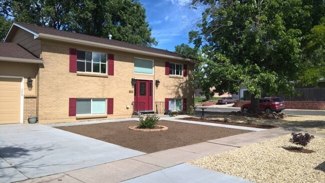 Building Photo - 803 Potter Dr