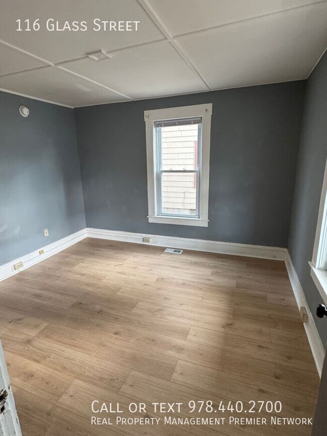 Building Photo - 112-116 Glass St