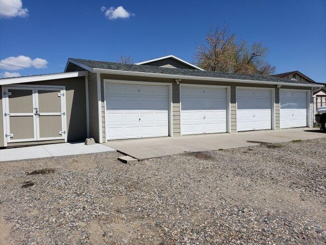 Building Photo - 2 bedroom in Billings MT 59102