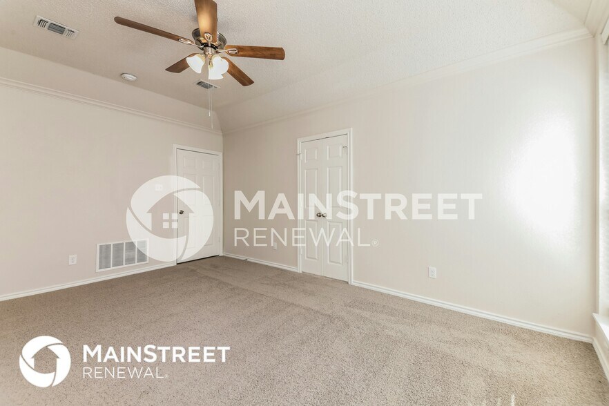 Building Photo - 2801 Willow Ridge Dr