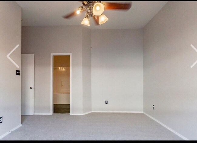 Building Photo - 4 Bedroom Single Family Home in Arlington....