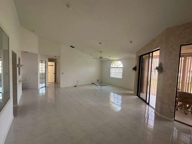 Building Photo - 5179 Europa Dr