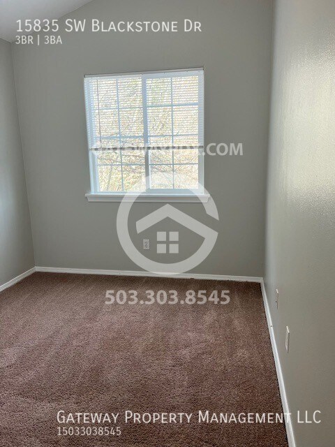 Building Photo - 15835 SW Blackstone Dr
