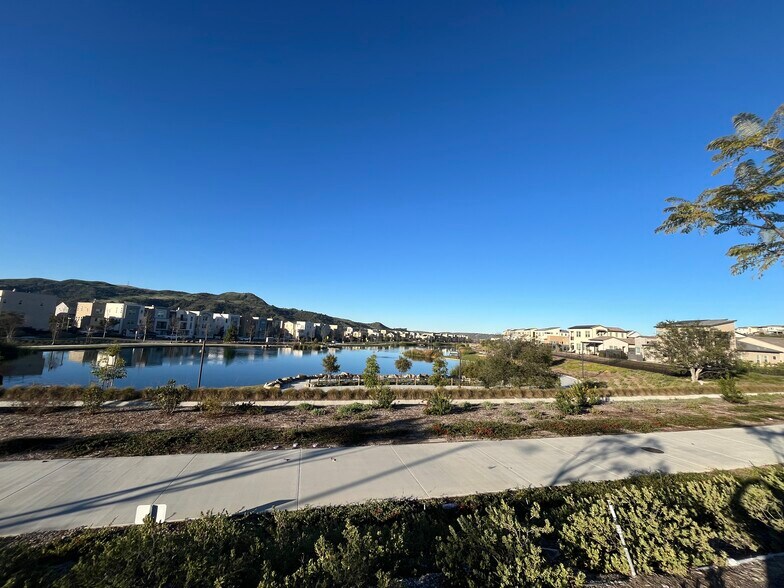 Building Photo - 2241 Horseback Rd