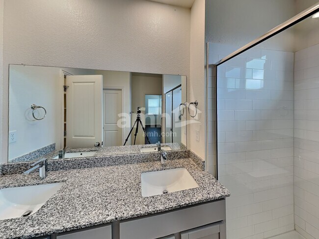 Building Photo - 2715 Spencebrook