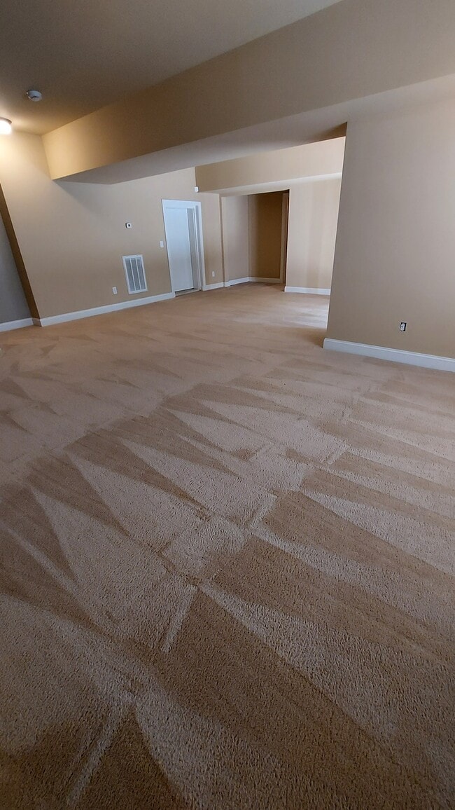 Building Photo - 4596 Sawmill Pl
