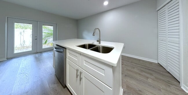 Building Photo - 4330 Tyler Cir N