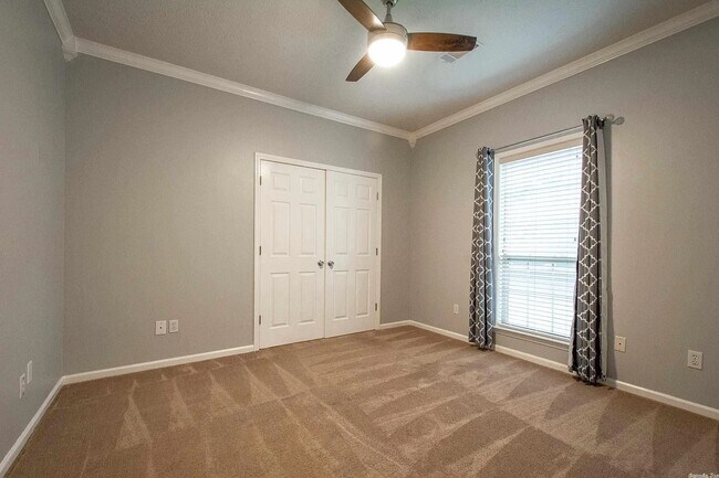 Building Photo - 20 Bouresse Dr