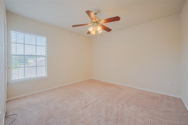 Building Photo - 14203 Torrey Village Dr