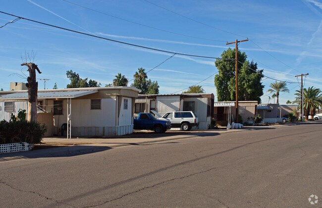 Building Photo - Villa Bella