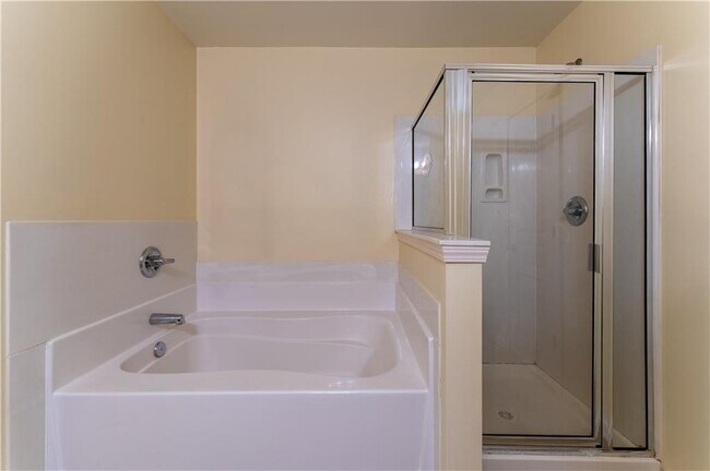 Building Photo - 6210 Elmshorn Way