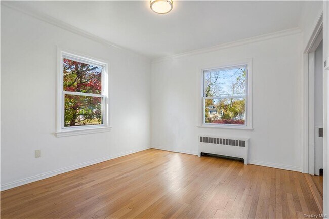 Building Photo - 33 Bentay Dr