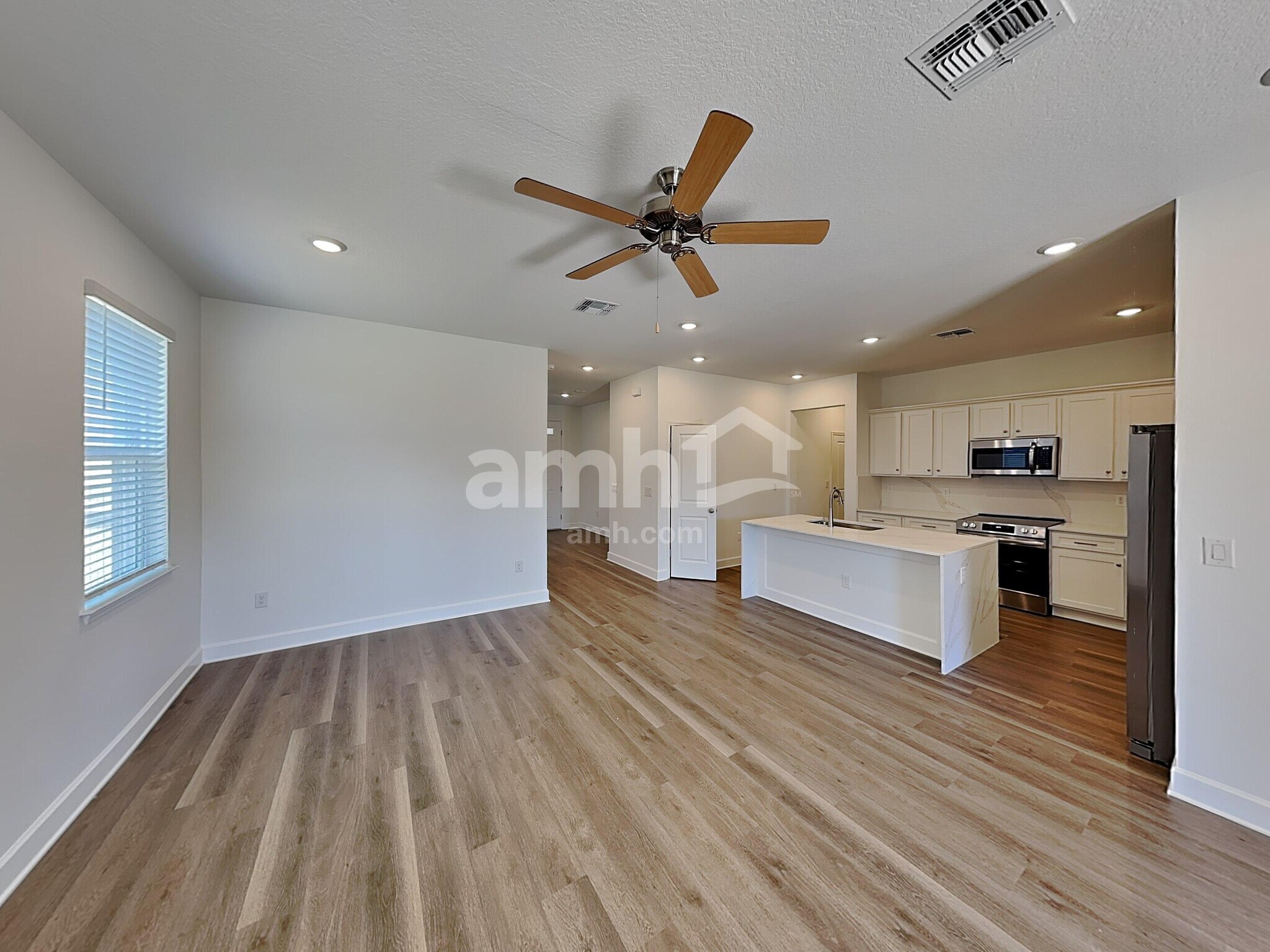 Building Photo - 3013 20th Ave W