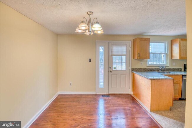 Building Photo - 9220 Pinenut Ct