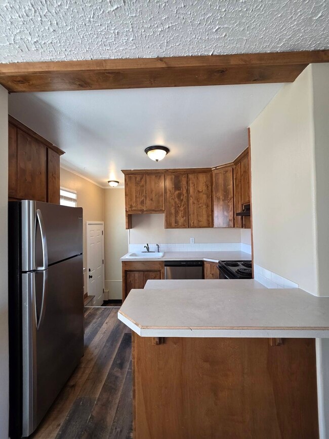 Building Photo - 208 Jadwin Ave