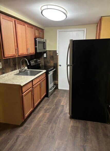 Building Photo - 6043 Wister St