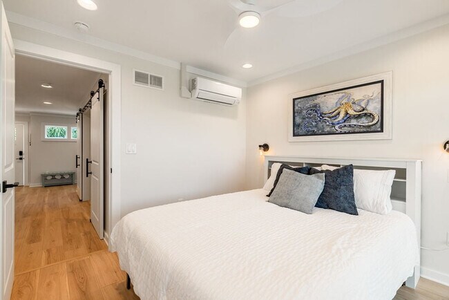 Building Photo - 100 S Spooky Ln