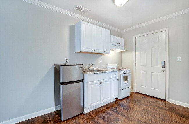 Building Photo - 1602