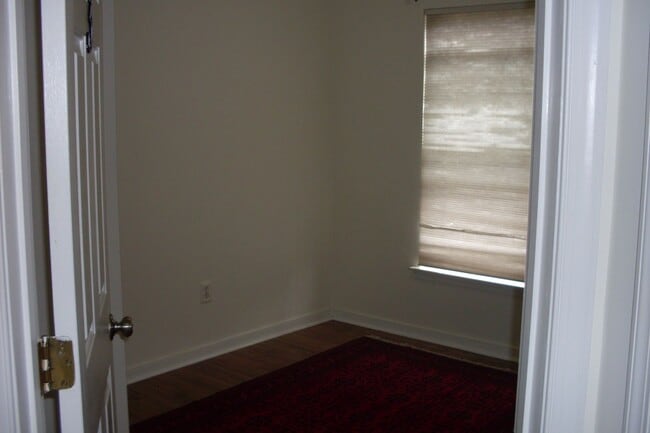 Building Photo - Beautiful Townhome in Stone River