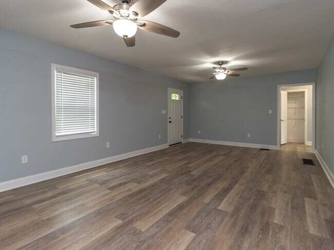 Building Photo - 5211 Holston Dr