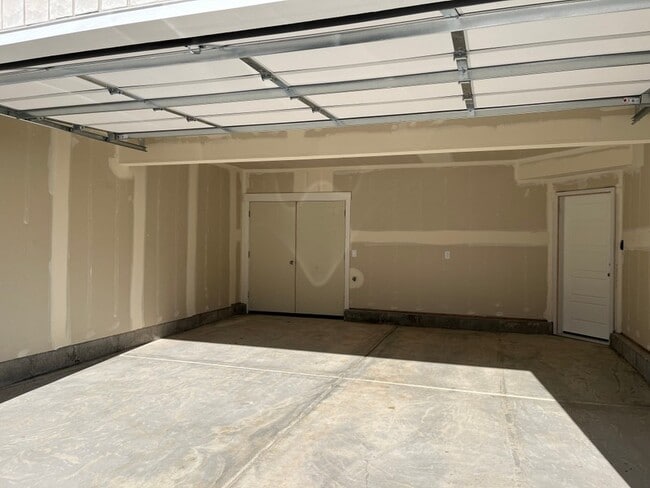 Building Photo - 970 Shadow Brk Ln