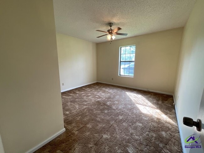 Building Photo - 146 Daisy Adams Rd