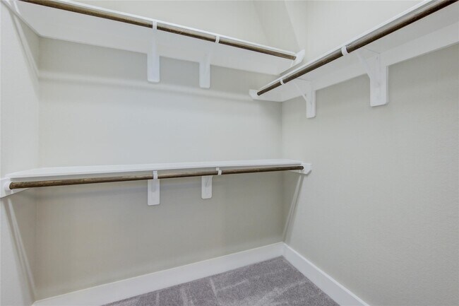 Building Photo - 1709 Summerlyn Ter Dr