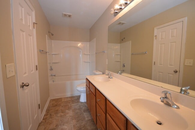 Building Photo - 8026 River Watch Ln
