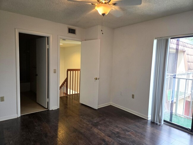 Building Photo - 573 Green Springs Pl