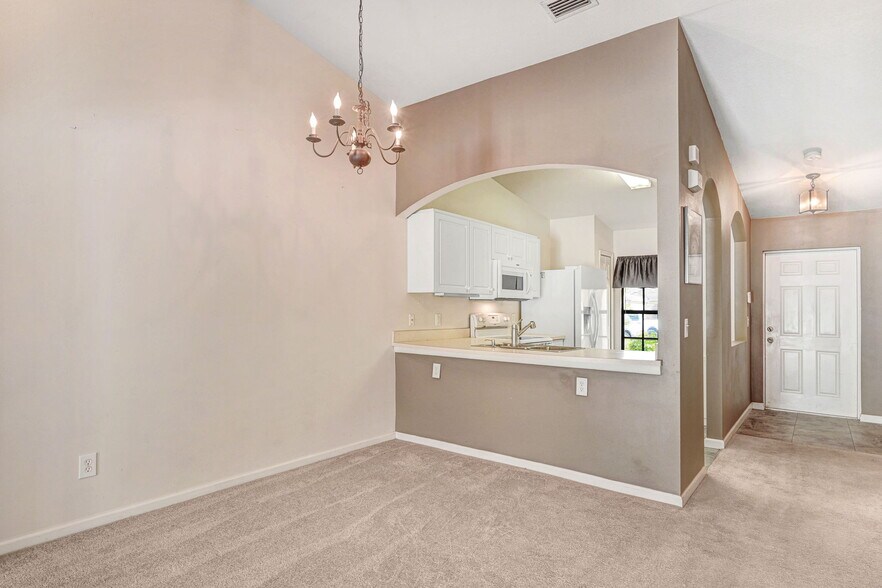 Dining Area - 1140 Luminary Cir