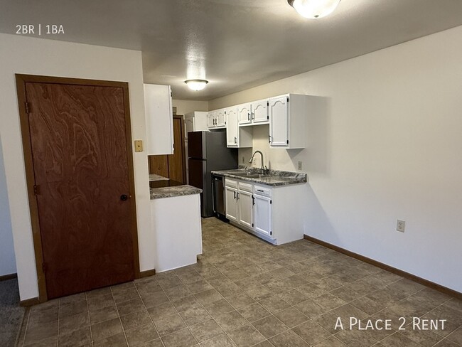 Building Photo - Newly Renovated 2-Bed Near Hospital | Bran...