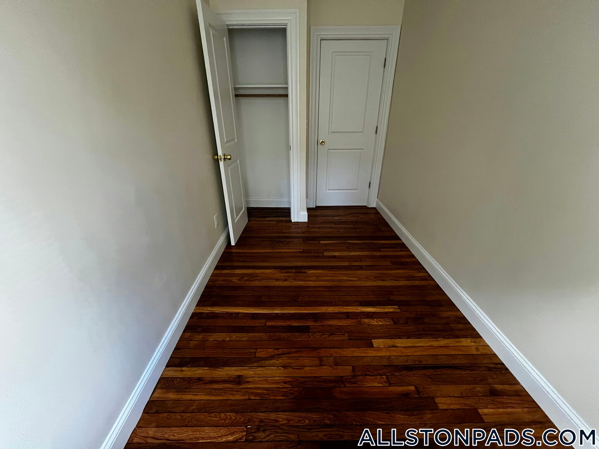Building Photo - 248 Kelton St