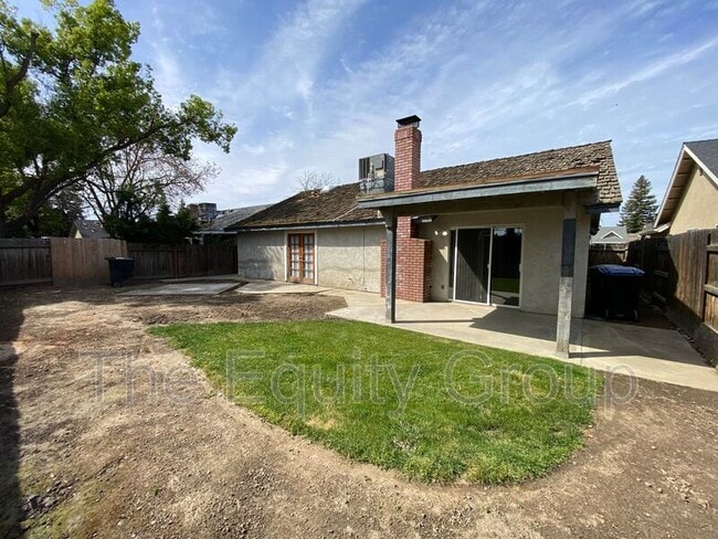 Building Photo - 5817 W Crowley Ave
