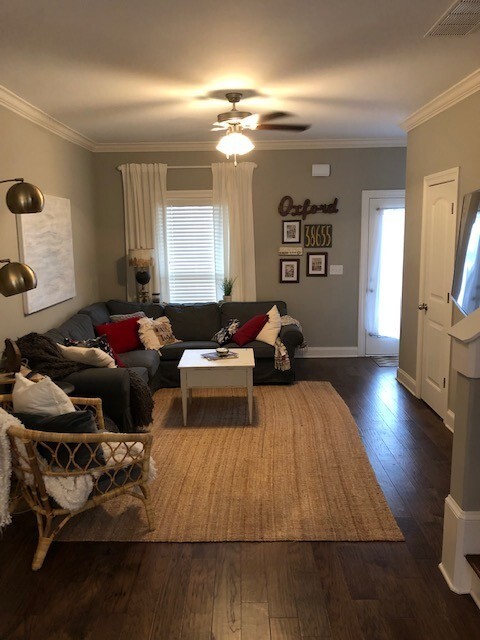 Building Photo - 4BR/4.5 Bath For Rent